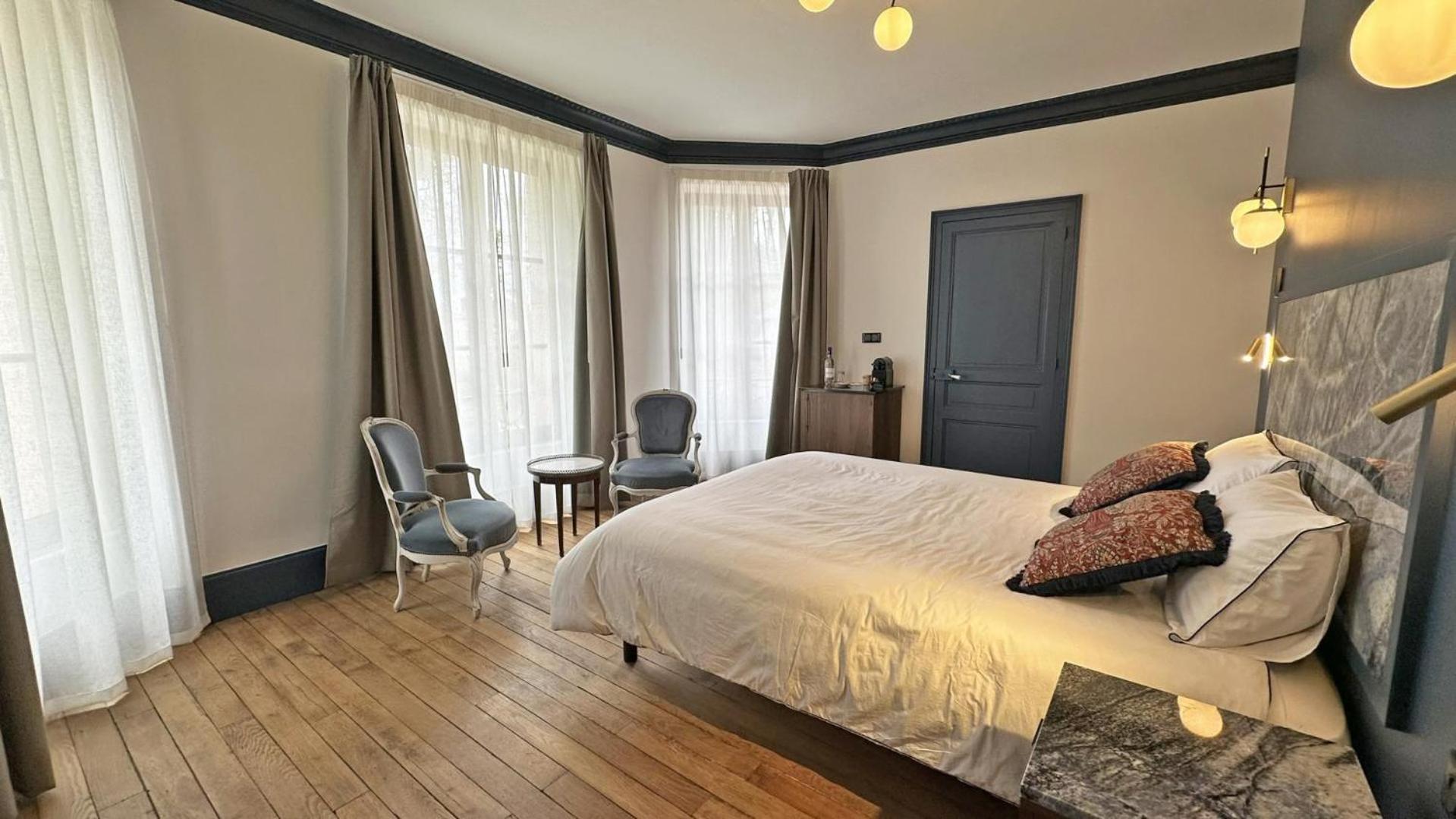 Le Manoir Des Perrieres Rochechouart Exterior foto